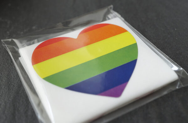 Mini Rainbow Herzform-Sticker (10 Stück)
