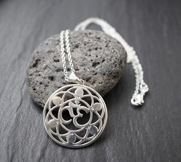 Om AUM - Chakrasteine  Anhänger mit Kette 925er Sterling Silber – Bild 2