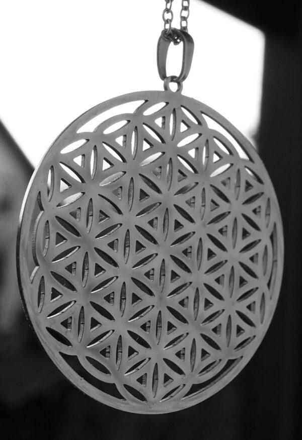 BLUME DES LEBENS – Symbolanhänger mit Kette aus Edelstahl – Bild 4