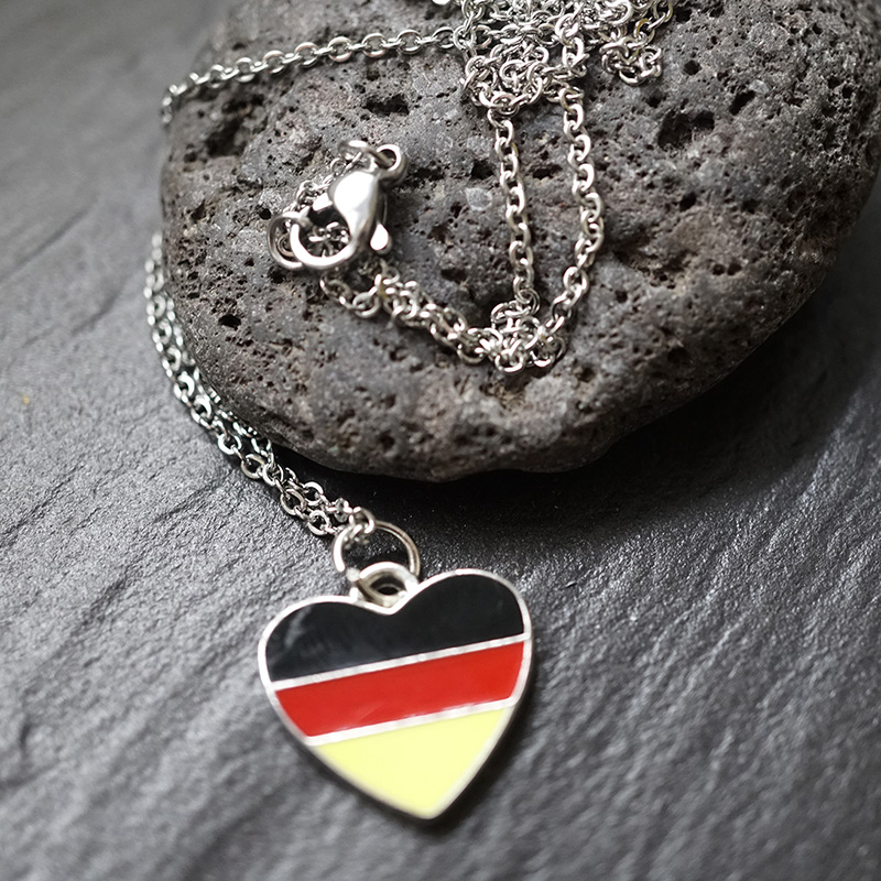 Anhänger Emaille „Deutschland Herz“ mit Edelstahlkette