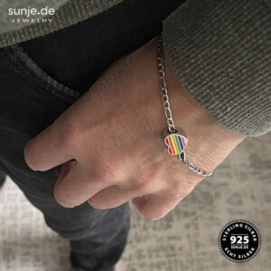 LGBTQ – LOVE is LOVE Herz-Charm Armkette