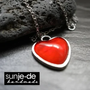 „Candy Heart“ Anhänger Herzform mit schwarzer Halsband