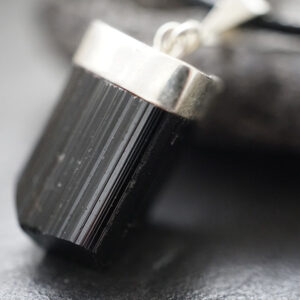 Schwarzer TURMALIN Edelsteinspitze  925er Silber Anhänger mit Kette